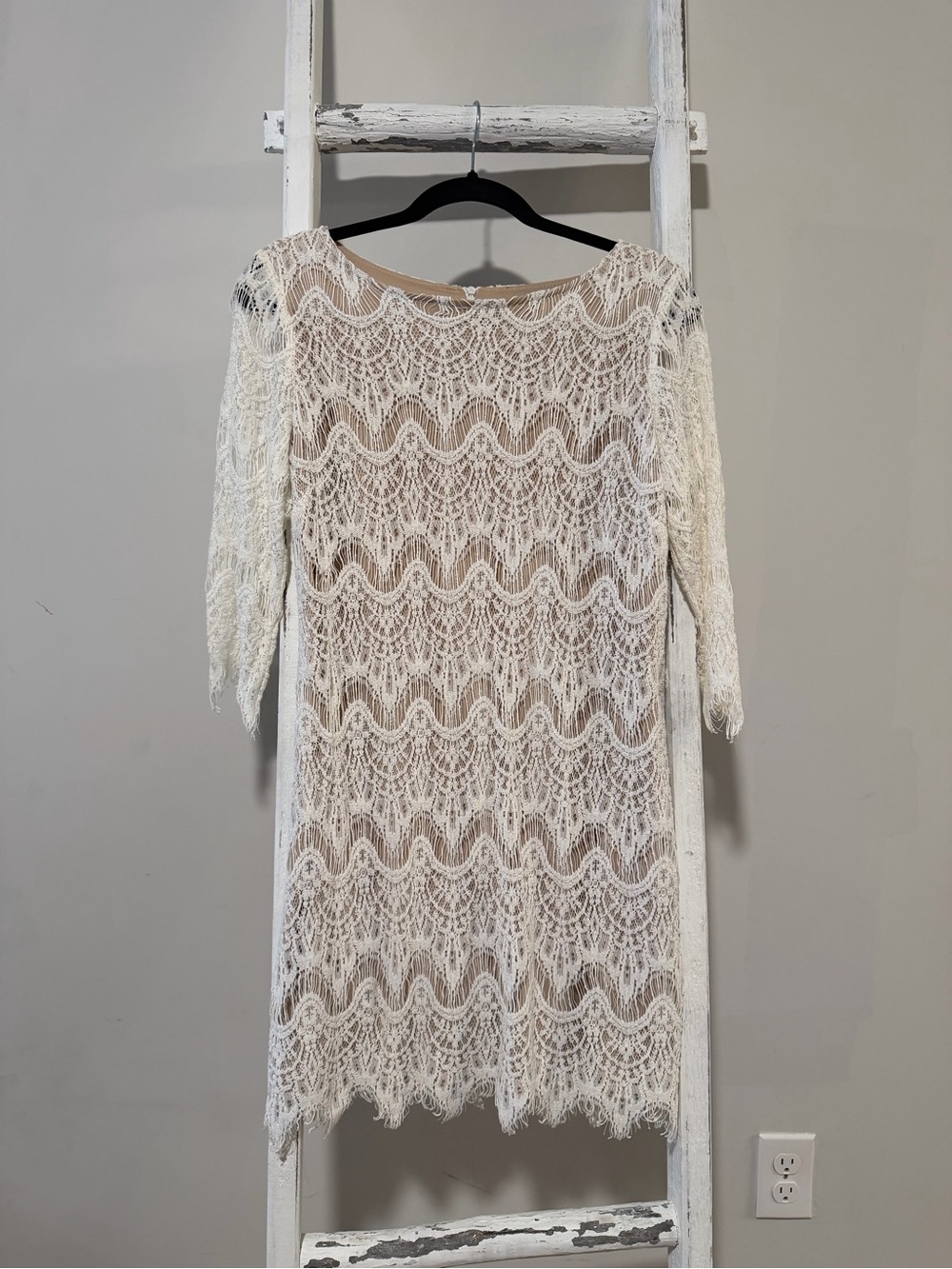 Ronni Nicole Cream Lace Long Sleeve Shift Dress